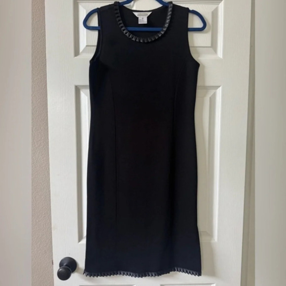 Woman’s Misook Sleeveless Sheath Knit Dress, Black size XS